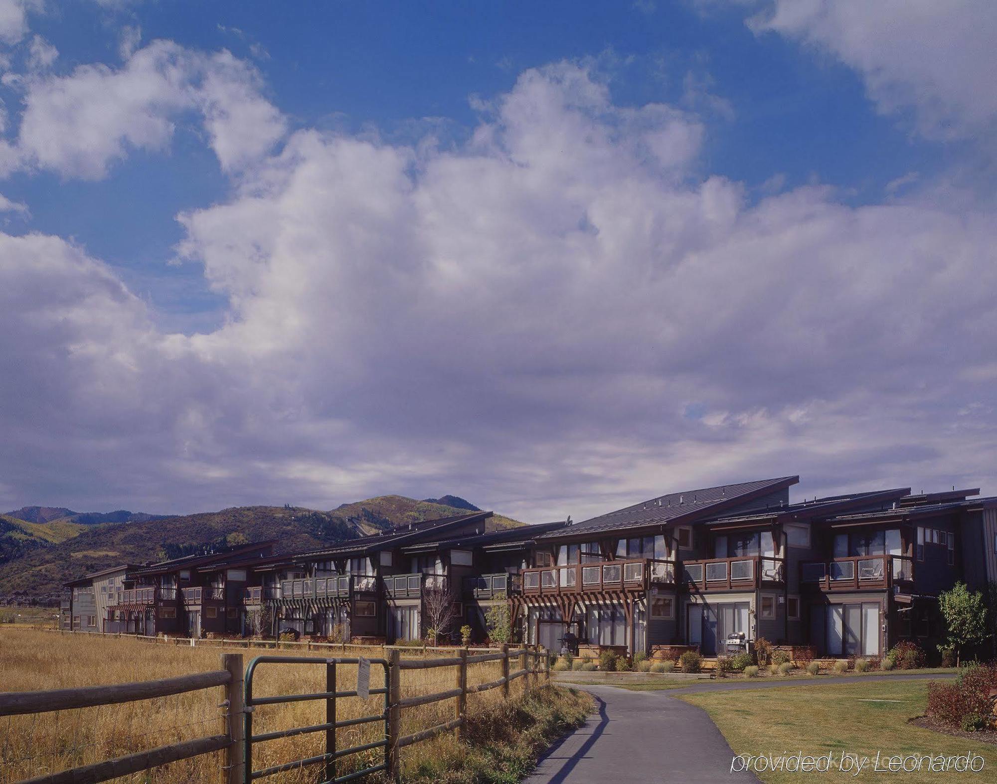 Newpark 4*