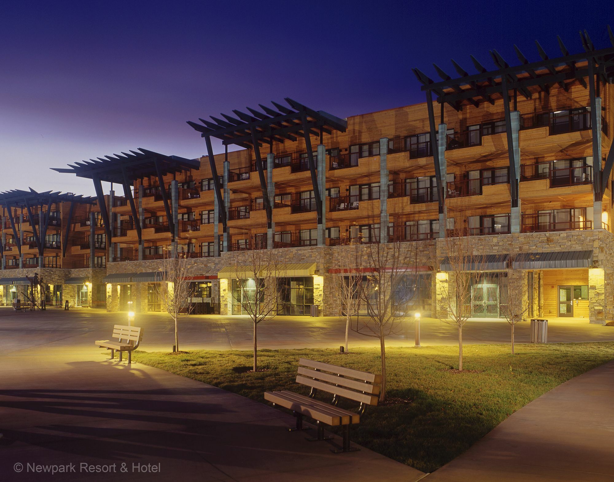 Newpark 4*
